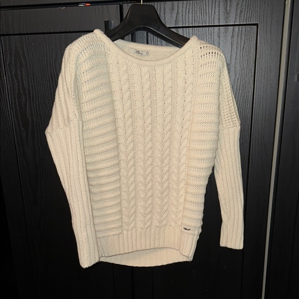Chic Cream Cable Knit Sweater